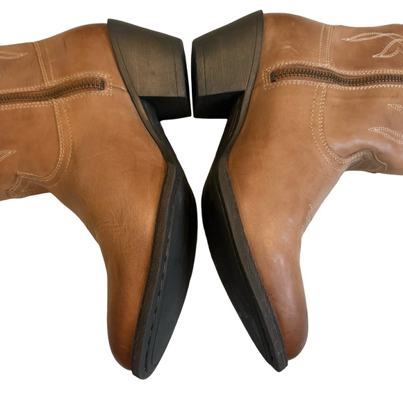 Ariat Darlin Round Toe Short Western Boots, Sz 9 - Picture 8 of 16